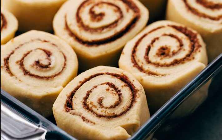 easy caramel rolls-caramel pecan cinnamon rolls-caramel rolls-pecan pie-pecan caramel cheesecake