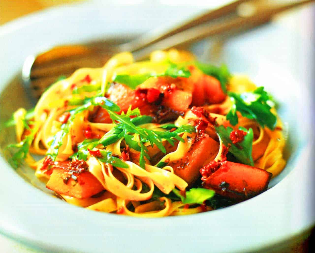 easy pasta recipe-Tagliatelle With Pan-fried Pumpkin And Red Pepper Oil