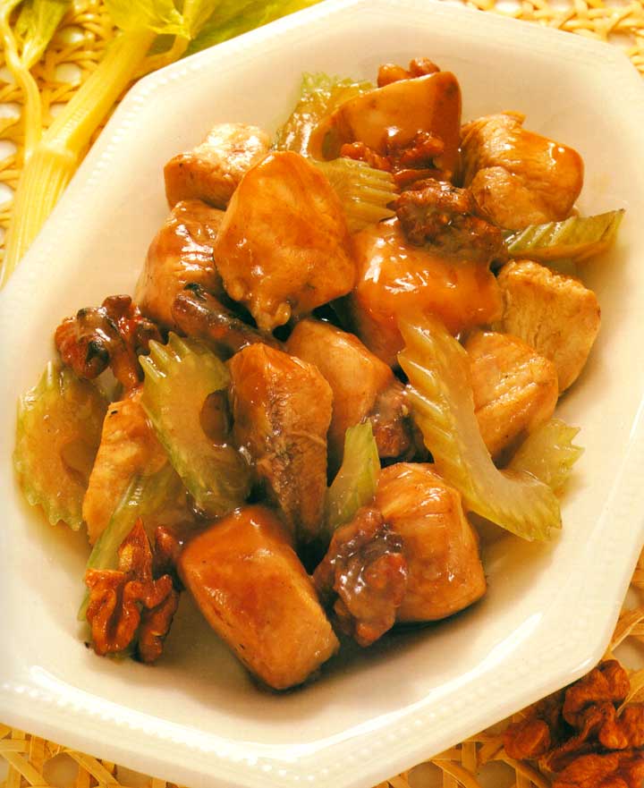Chinese Cuisine-Chicken with Walnuts and Celery Recipe-calories-Easy Homemade-protein-carbs-eatopic