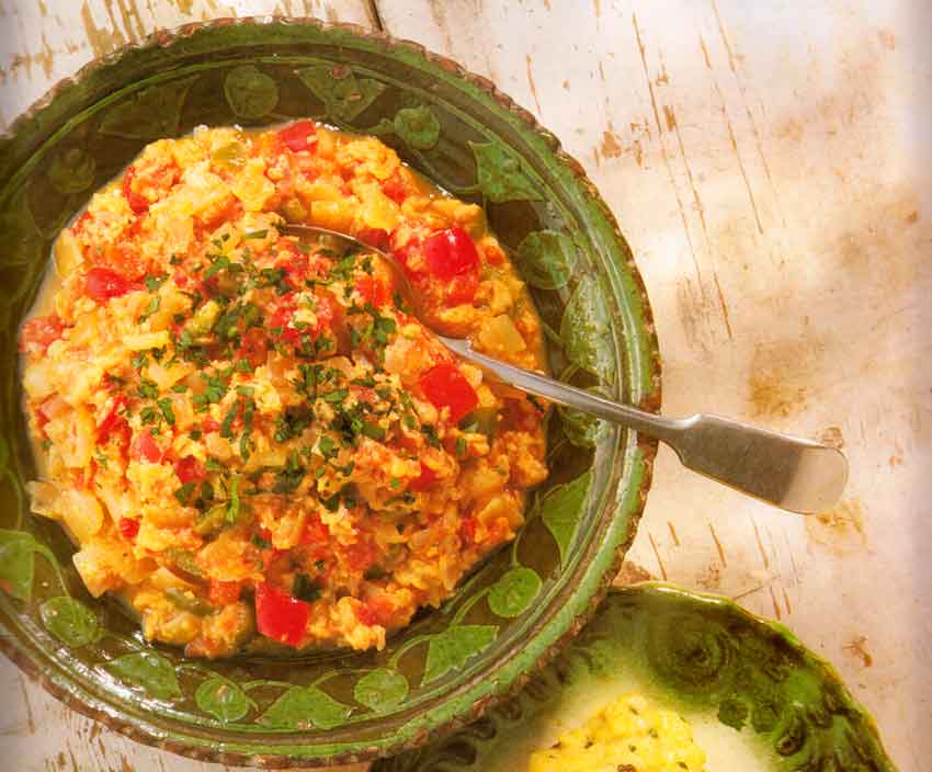 Scrambled-eggs-with-peppers-Piperade-a-la-Basquaise-vegetarian-recipes-nutrition-facts