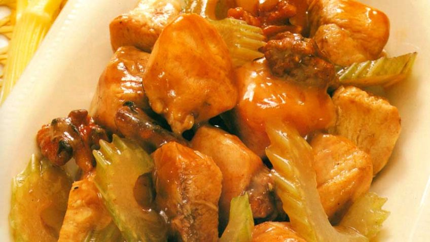 Chinese Cuisine: Chicken with Walnuts and Celery Recipe