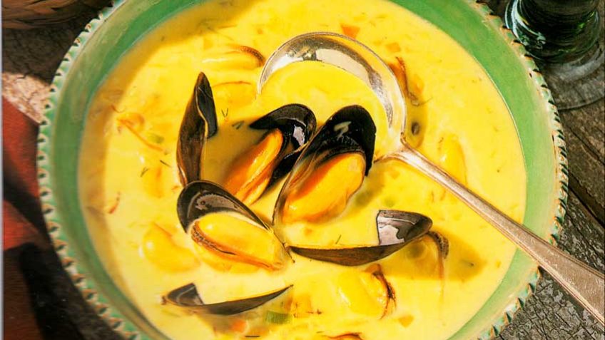 Saffron Mussel Soup (Soupe Moules Safranée)
