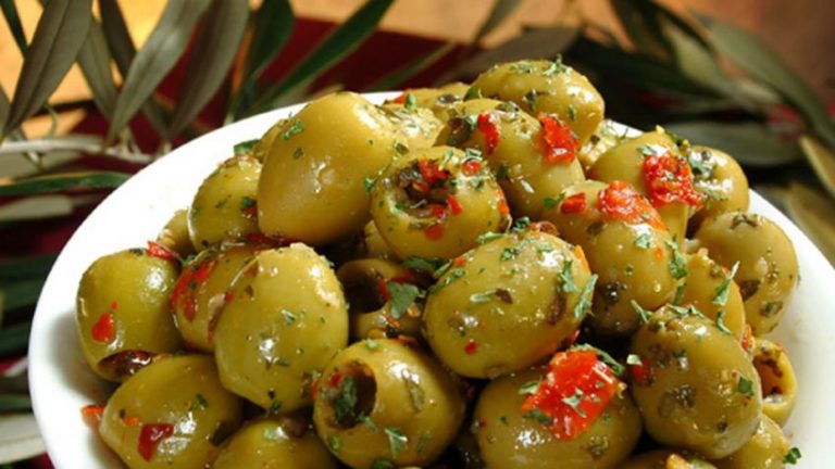 Spiced Green Olives Recipe - RecipeMatic